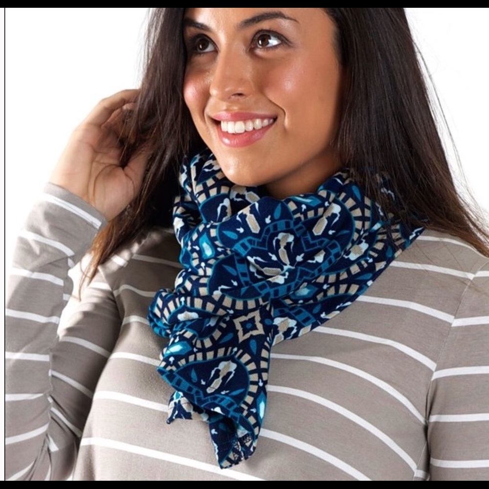 🚨Sale 5/$20🚨 Versatile Waterfall Vest/Scarf - Picture 5 of 6